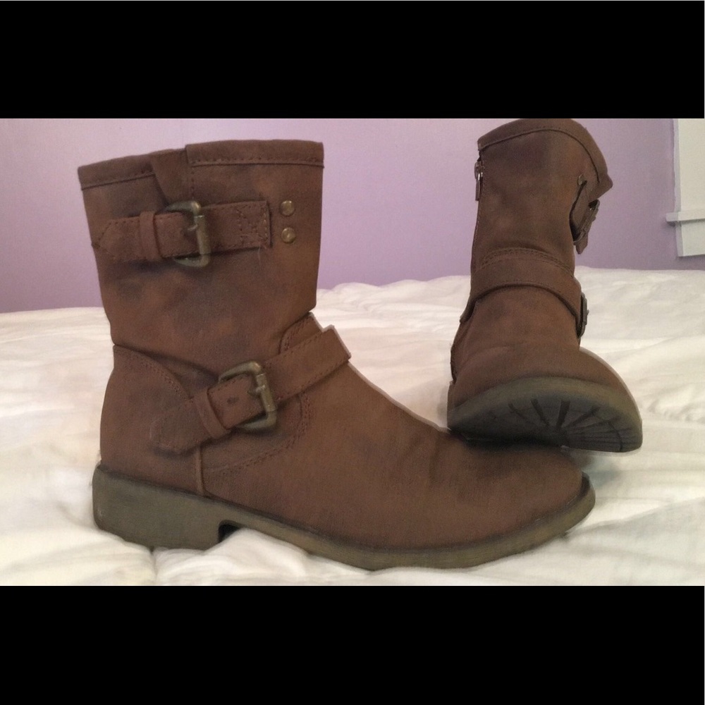 Ankle booties